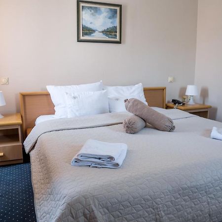 Garni Hotel Panorama Lux Nis Bagian luar foto