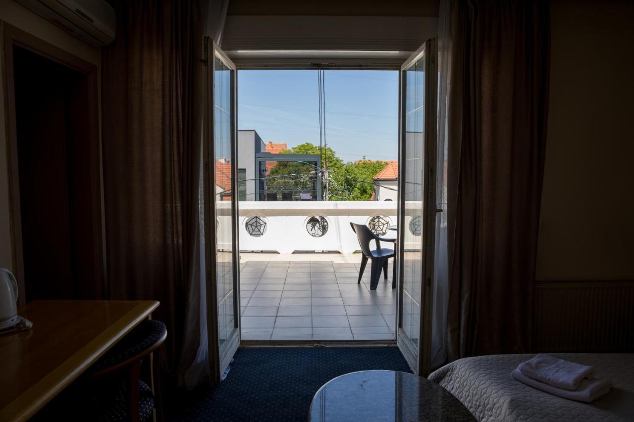 Garni Hotel Panorama Lux Nis Bagian luar foto
