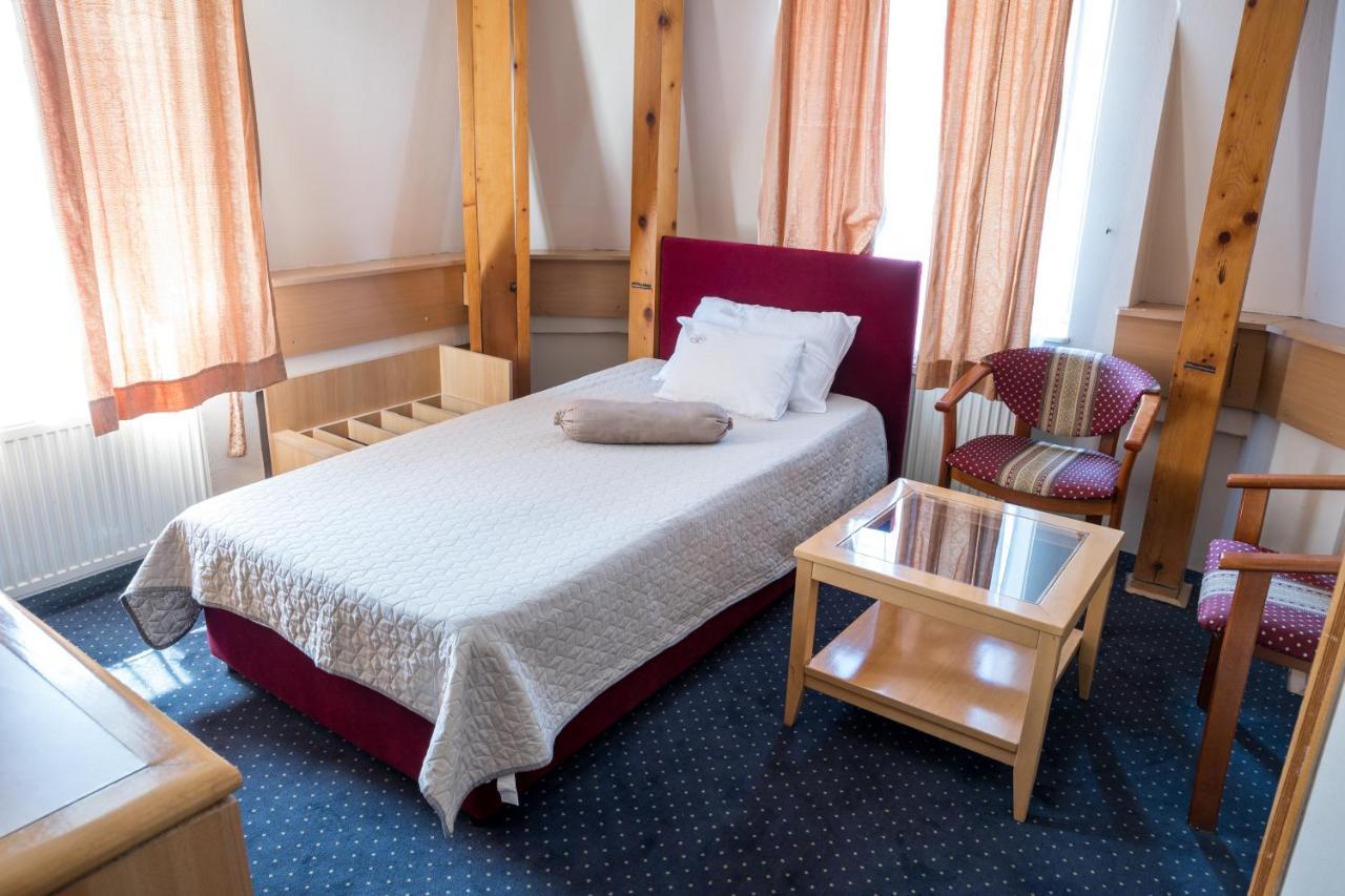 Garni Hotel Panorama Lux Nis Bagian luar foto