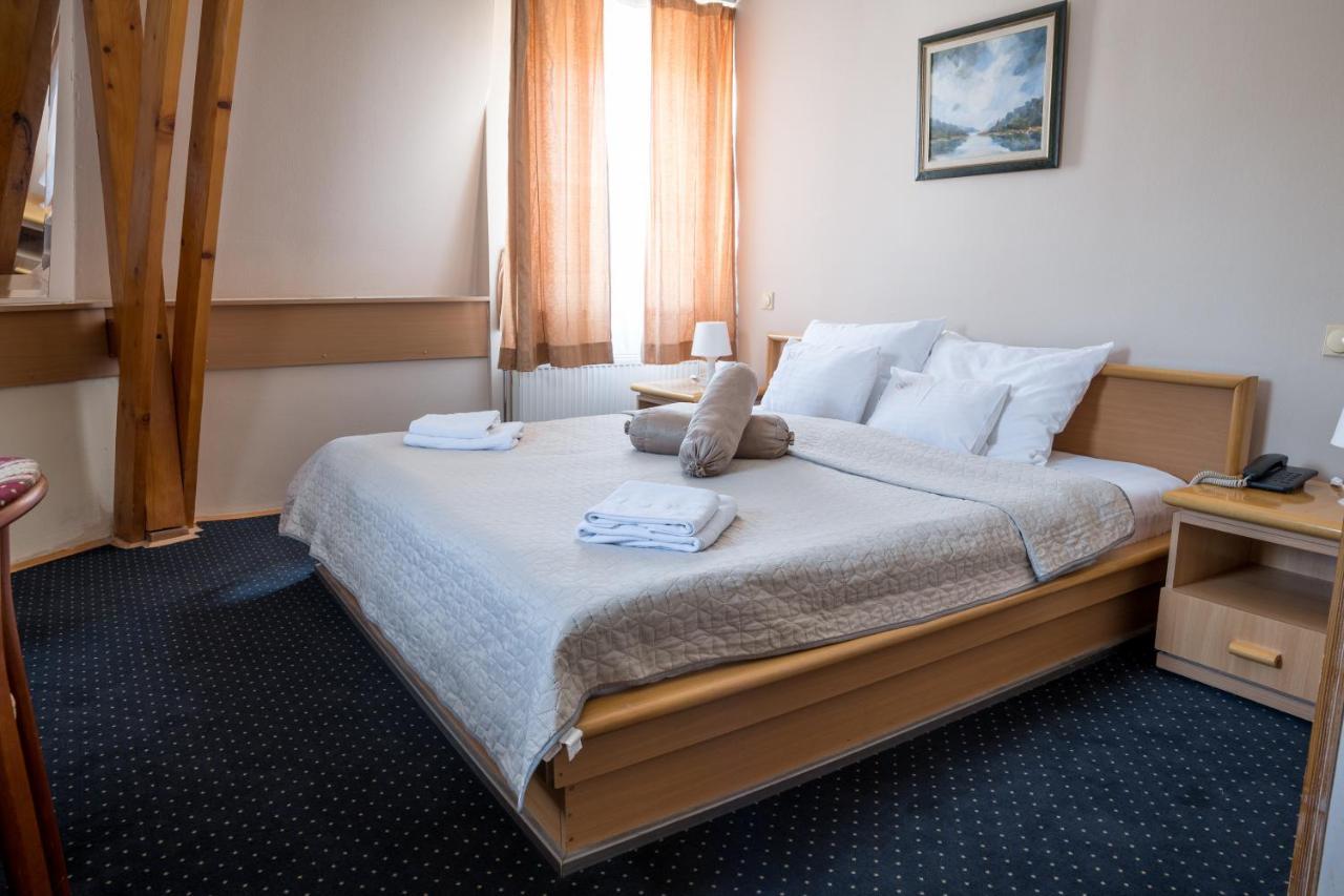 Garni Hotel Panorama Lux Nis Bagian luar foto