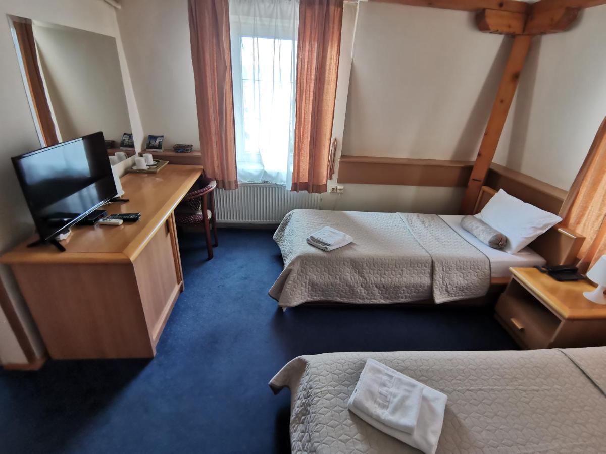 Garni Hotel Panorama Lux Nis Bagian luar foto