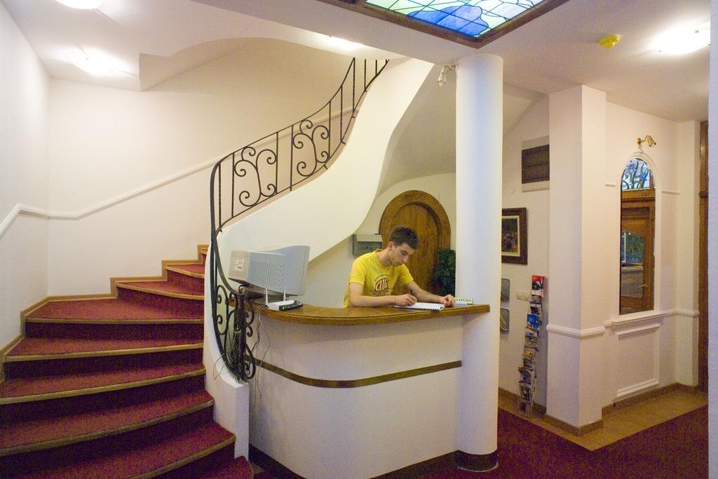 Garni Hotel Panorama Lux Nis Bagian luar foto