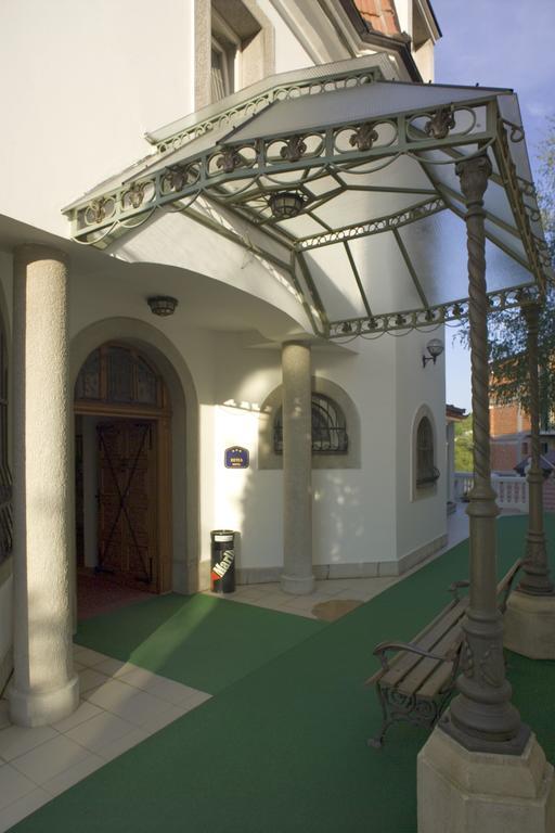 Garni Hotel Panorama Lux Nis Bagian luar foto