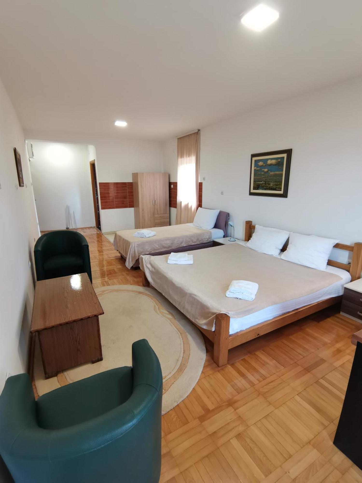 Garni Hotel Panorama Lux Nis Bagian luar foto